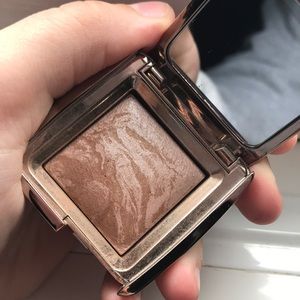 Hourglass Luminous Bronze Light